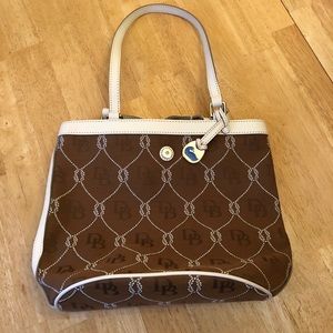 Dooney and bourke bag